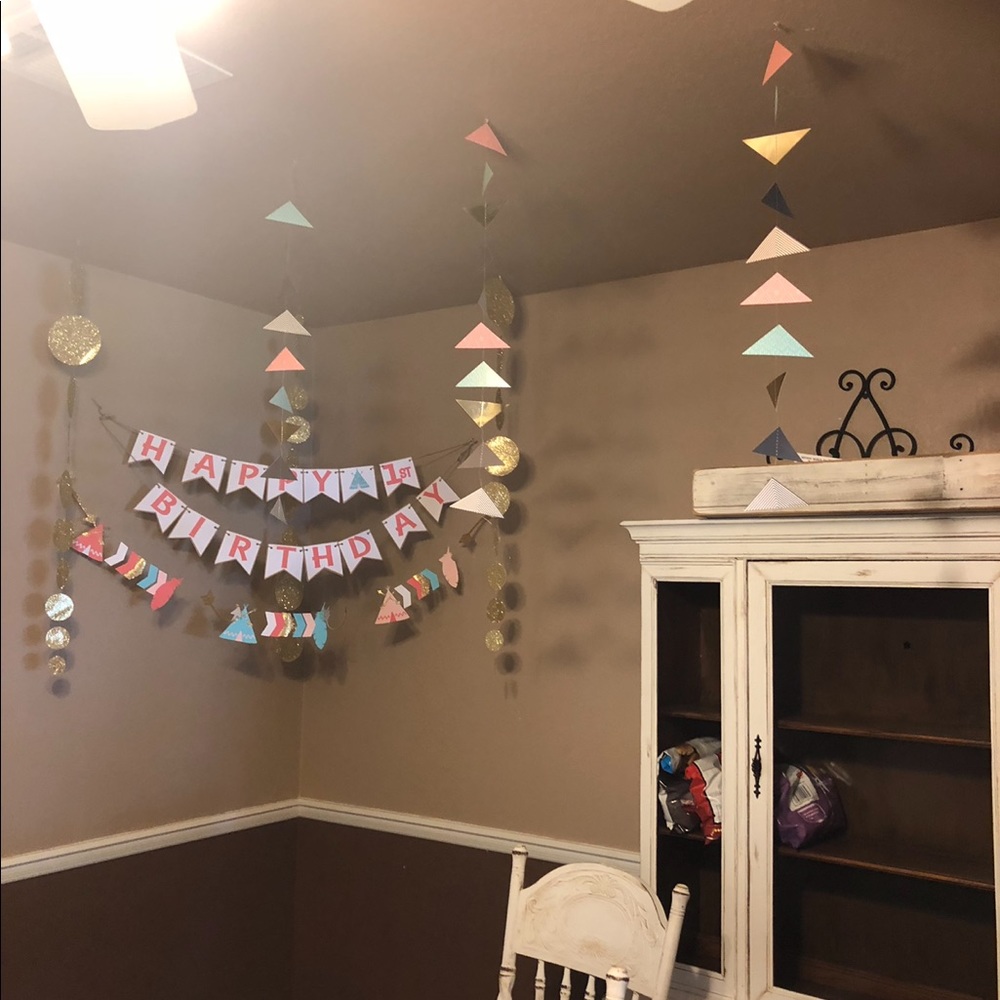 Party decor - Picture 3 of 8